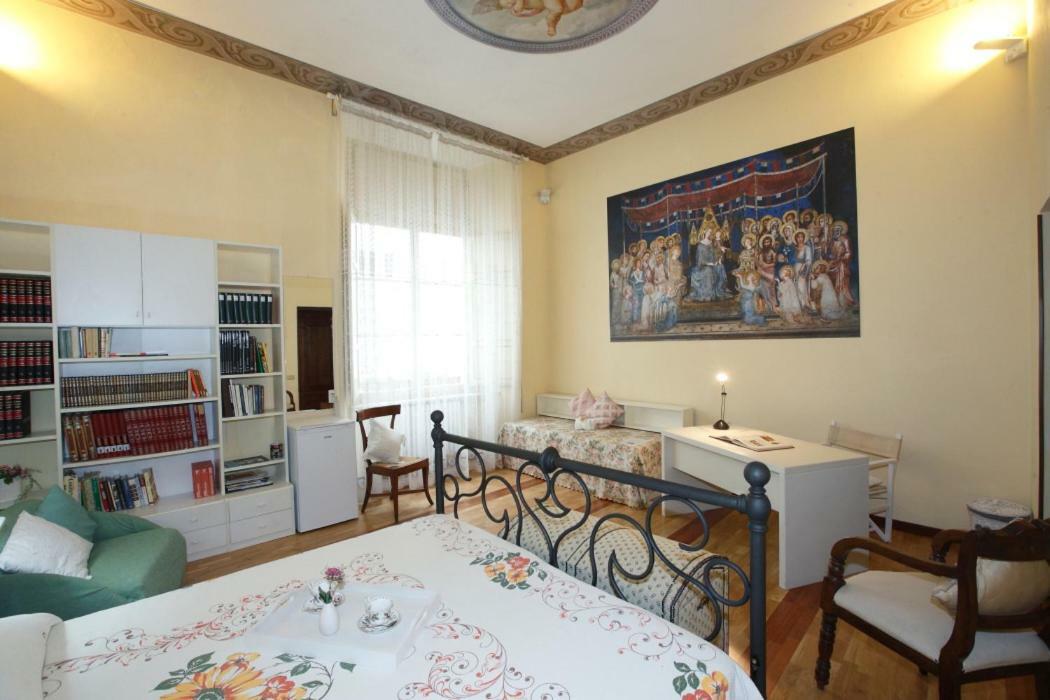 Residenza D'Epoca Montanini Bed and Breakfast Siena Exterior foto
