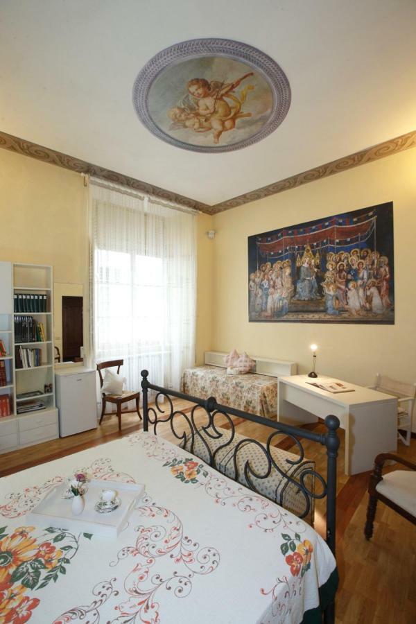 Residenza D'Epoca Montanini Bed and Breakfast Siena Exterior foto