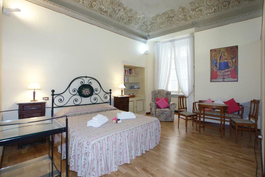 Residenza D'Epoca Montanini Bed and Breakfast Siena Exterior foto